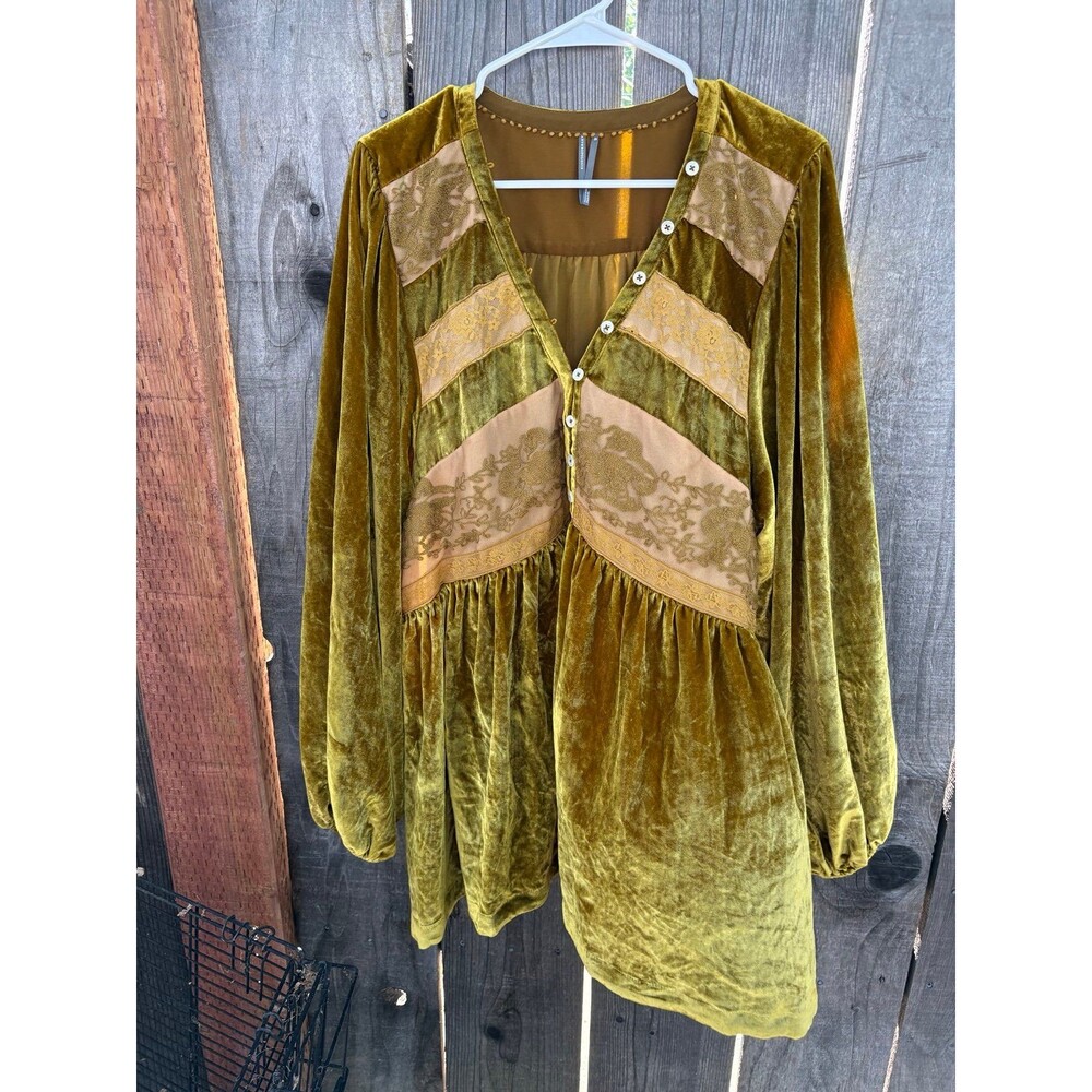 By Anthropologie Long-Sleeve Velvet Lace Babydoll Top